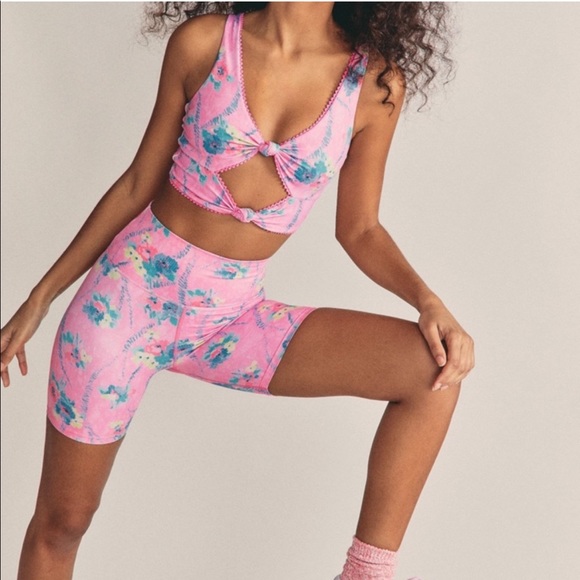 LoveShackFancy X Beach Riot Bike Short HINTS OF HIBISCUS New without Tags - Picture 1 of 6